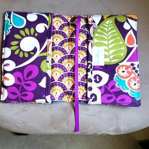 ⏰*LAST CHANCE* VERA BRADLEY Book Cover
